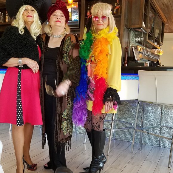 MEET YOUR POSHER - Picture 11 of 16